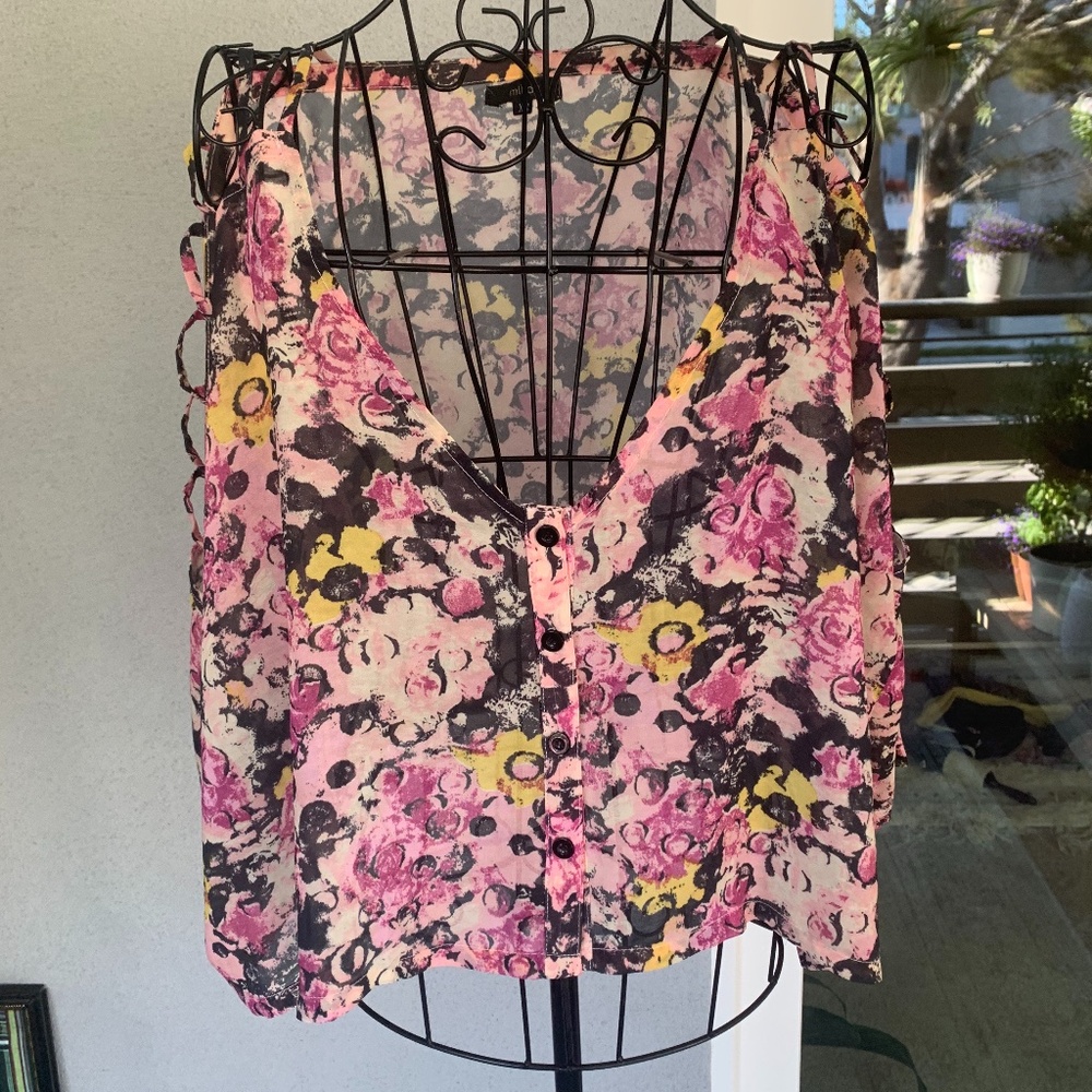 BOGO 50% OFF - LF Millau flower Crop Top cut out  Long Sleeve